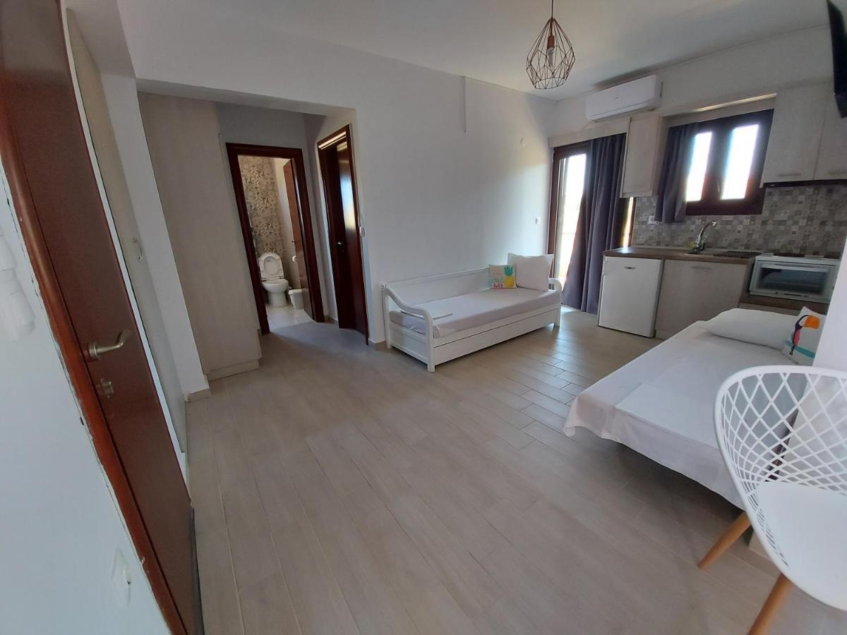 Golden View Apartments Myrina Limnos Екстериор снимка