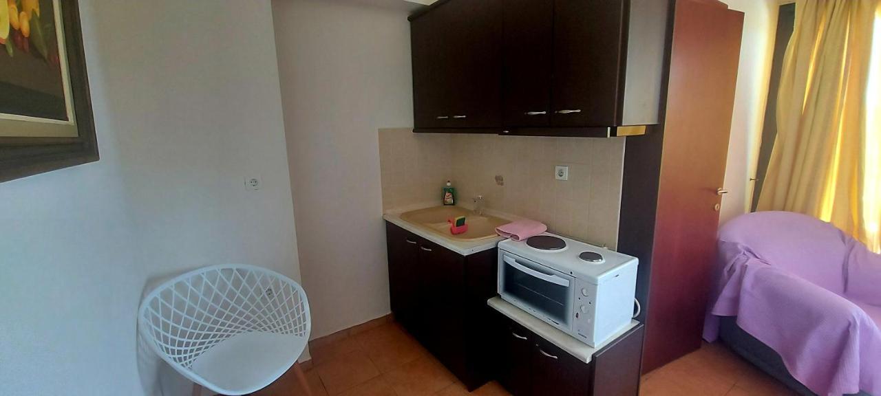Golden View Apartments Myrina Limnos Стая снимка