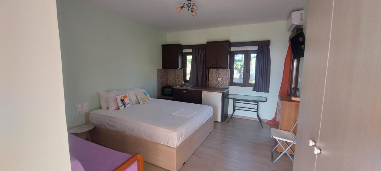 Golden View Apartments Myrina Limnos Екстериор снимка