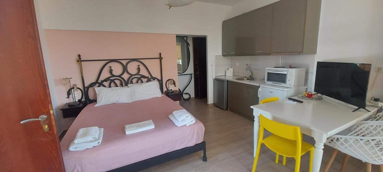 Golden View Apartments Myrina Limnos Екстериор снимка